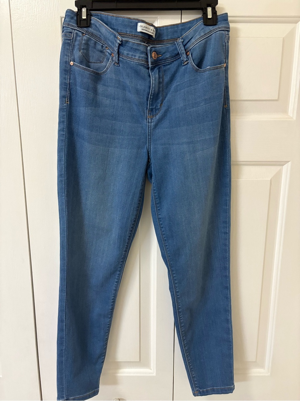 Celebrity Pink Slim Mid-Rise Blue Skinny Jeans